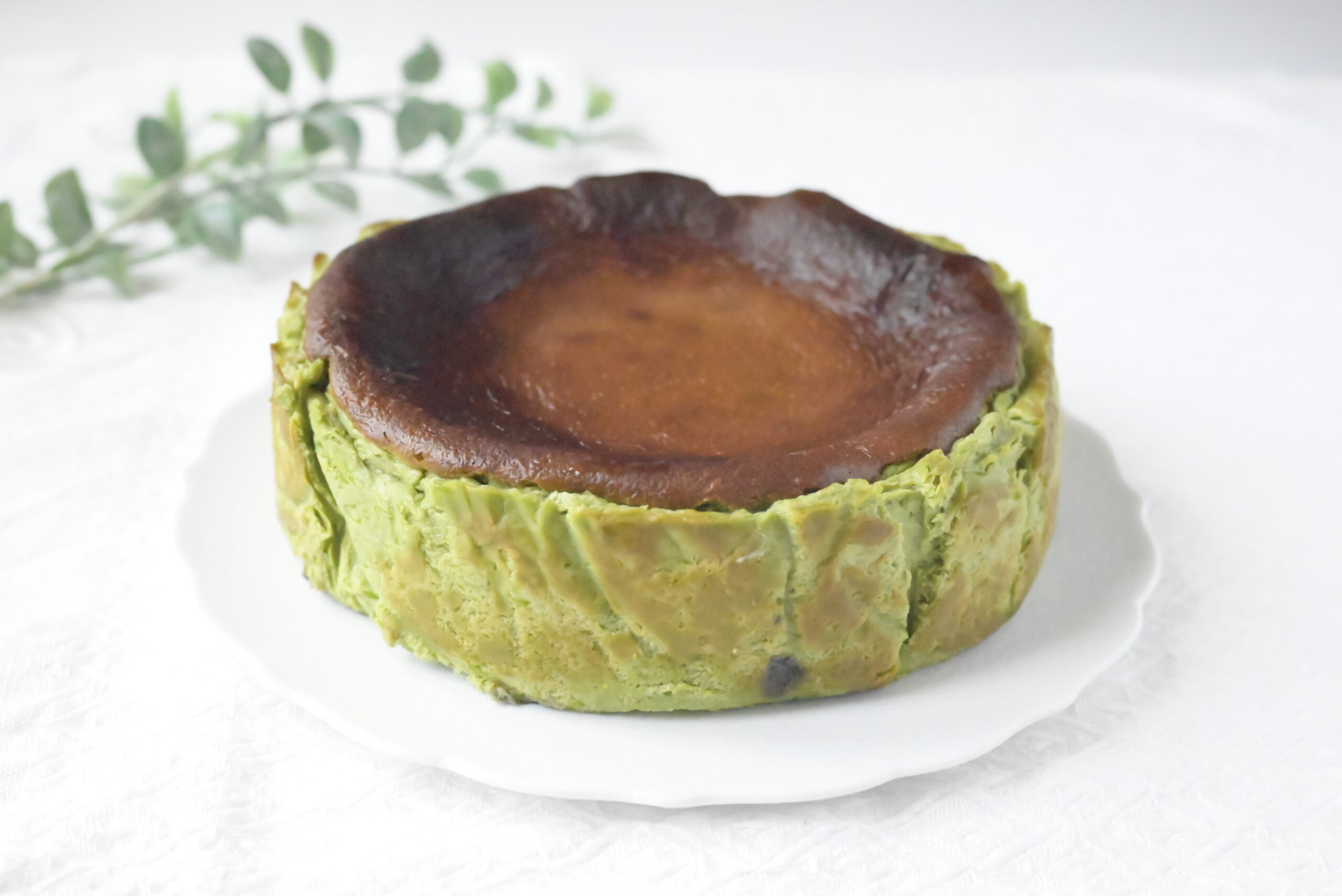 This 5-Ingredient Matcha Basque Cheesecake Melts in Your Mouth